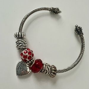 Silver tone Heart bracelet “Love”